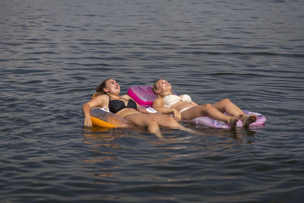 Oostappen Vakantiepark Riviera Beach Biddinghuizen Bagian luar foto