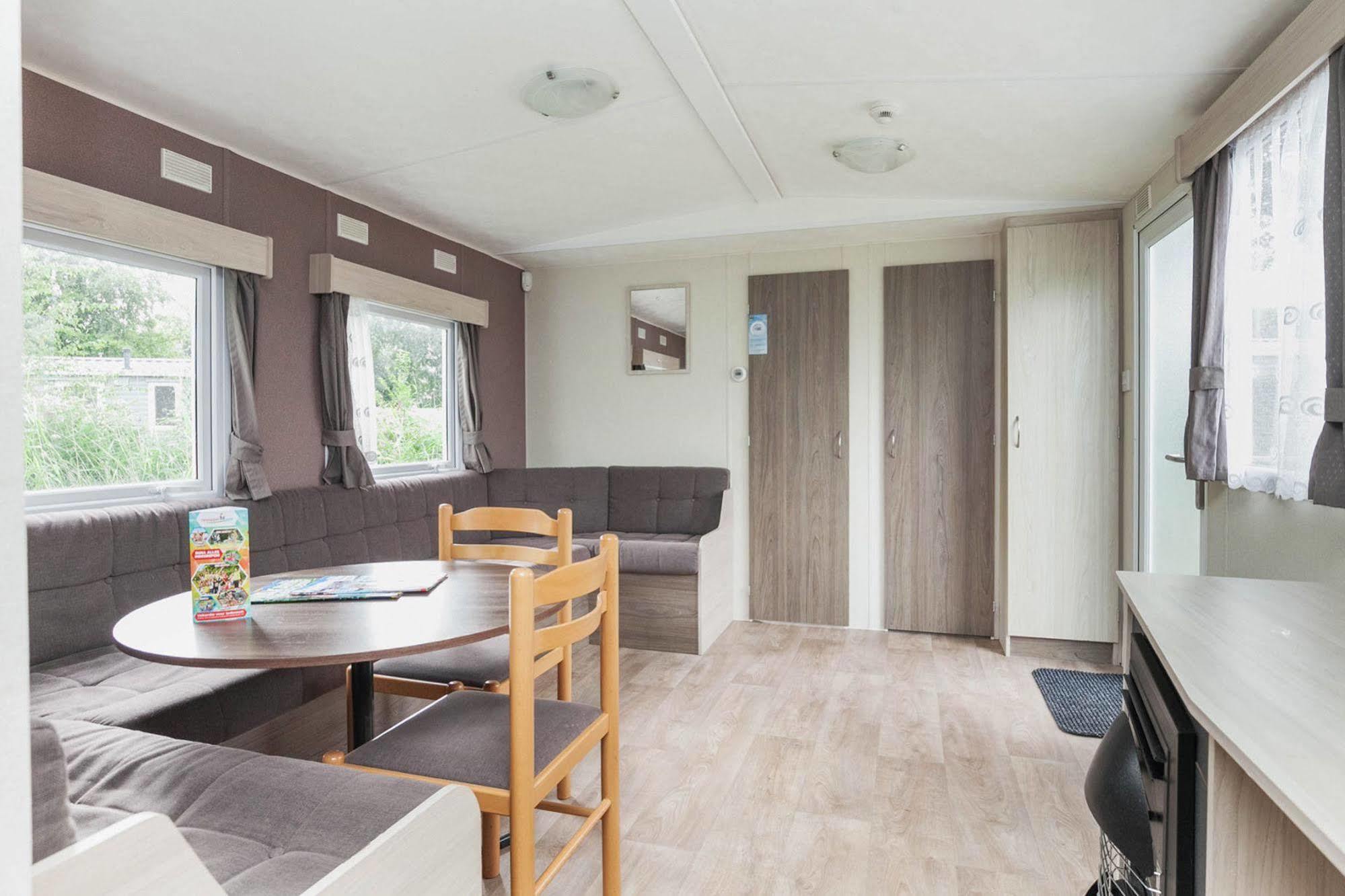 Oostappen Vakantiepark Riviera Beach Biddinghuizen Bagian luar foto
