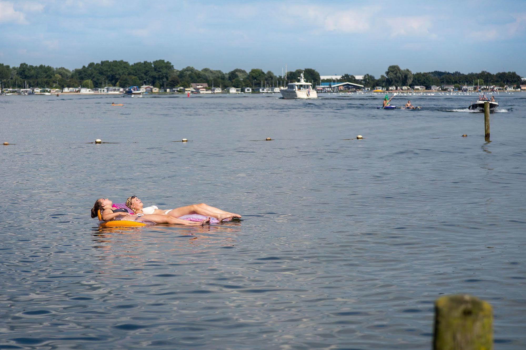 Oostappen Vakantiepark Riviera Beach Biddinghuizen Bagian luar foto